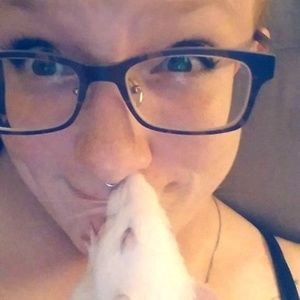 Meet your Posher, Carissa